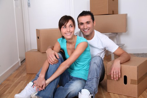 Local Bermondsey removals team handling access and parking challenges near flats